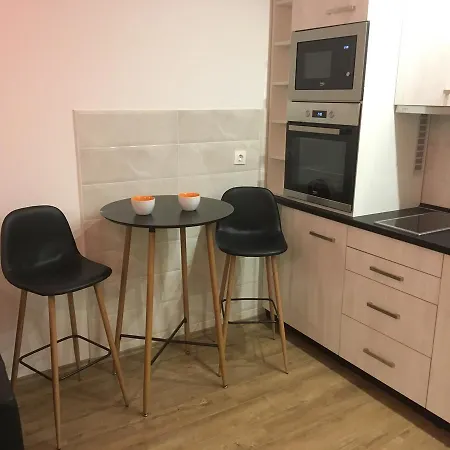 Yellow Moon Apartment
